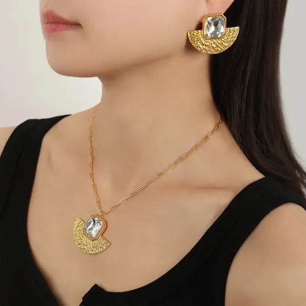 Gold_Acrylic_Pendants_For_Women